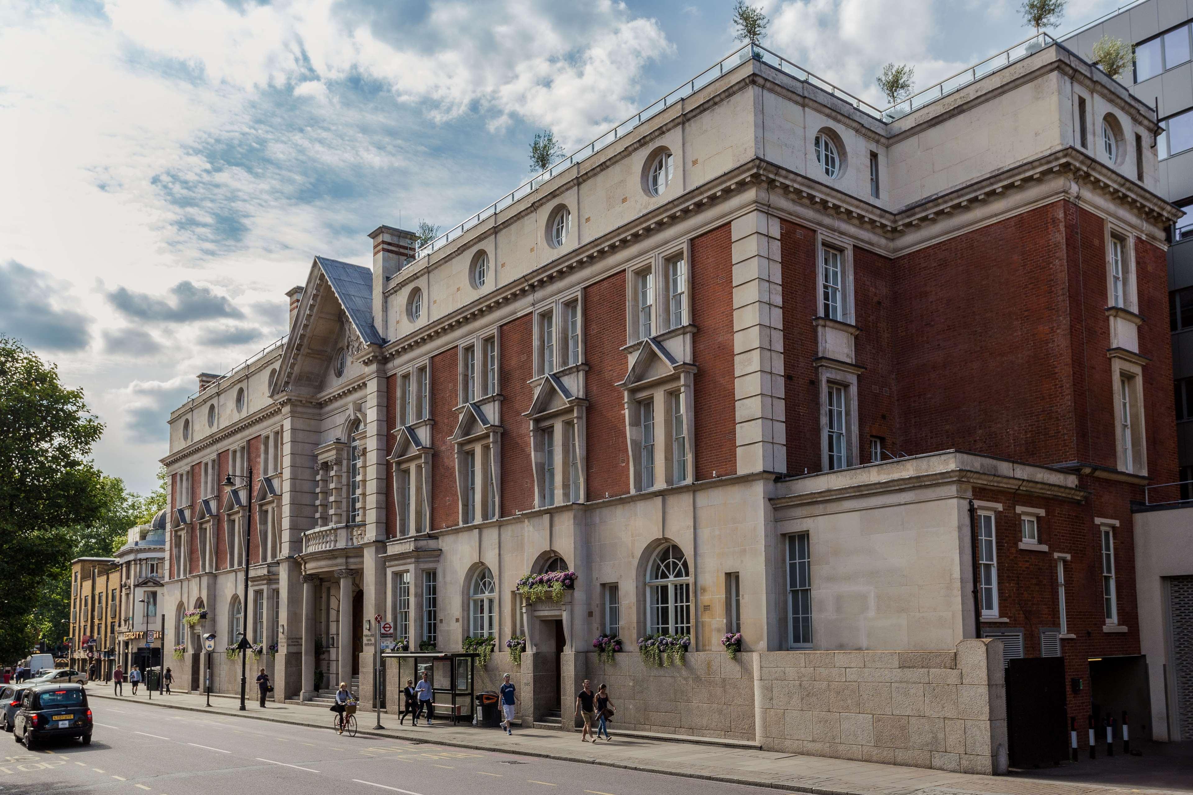 Courthouse Hotel Shoreditch London Exterior photo